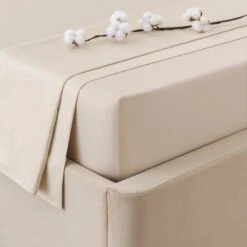 Dorma Smooth & Soft 300 Thread Count Cotton Sateen Flat Sheet -DUNELM Furniture Shop 30624451 alt01