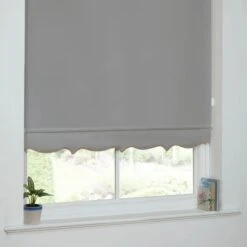 Scalloped Roller Blind -DUNELM Furniture Shop 30698422 alt04