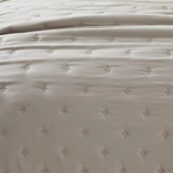 Ella Washed Bedspread -DUNELM Furniture Shop 30780890 alt01