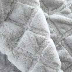 Catherine Lansfield Cosy Diamond 130cm X 170cm Throw -DUNELM Furniture Shop 30812045 alt02