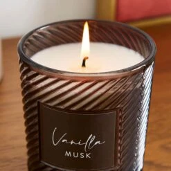 Vanilla Sugar Twist Glass Candle -DUNELM Furniture Shop 30870995 alt02