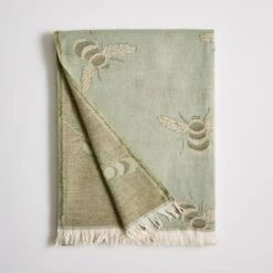 Bee Jacquard Woven Throw 155x170 13 Bee Jacquard Woven Throw 155x170 -DUNELM Furniture Shop 30885996 alt04