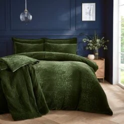 Haisley Geo Bedspread -DUNELM Furniture Shop 30902604 alt03