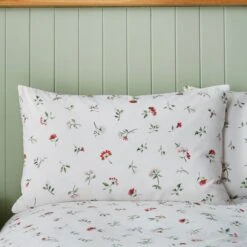 Margo Floral 144 Thread Count Cotton Duvet Cover & Pillowcase Set -DUNELM Furniture Shop 30929331 alt01