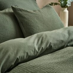 Seersucker Woven Cotton Duvet Cover & Pillowcase Set -DUNELM Furniture Shop 30934693 alt01