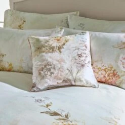 Holly Willoughby Dramatic Blooms 100% Cotton Duvet Cover And Pillowcase Set -DUNELM Furniture Shop 30939003 alt04