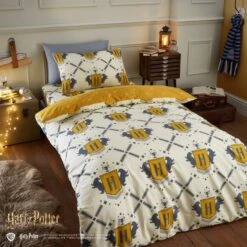 Harry Potter Hufflepuff Reversible Duvet Cover And Pillowcase Set -DUNELM Furniture Shop 30945392 alt02
