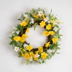 Artificial Yellow & White Daffodil Wreath -DUNELM Furniture Shop 30975124 alt02